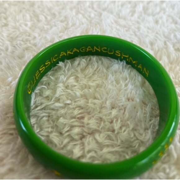 Jessica Kagan Cushman "All this and brains too." Green Bangle Bracelet - Picture 2 of 4